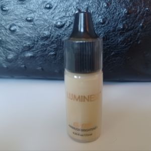 𝅺LUMINESS Glow Airbrush Brightener